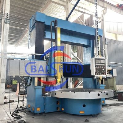 ความจุภาระหนัก CNC เครื่องหมุนตั้ง เครื่องตัดโลหะภาระหนักสําหรับหมุนชิ้นงานสูงถึง 32 ตัน